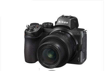全画幅微单相机尼康（Nikon）Z 5（Z 24-50mm f/4-6.3 微单镜头+SD64G存储卡+三脚架+读卡器+包）